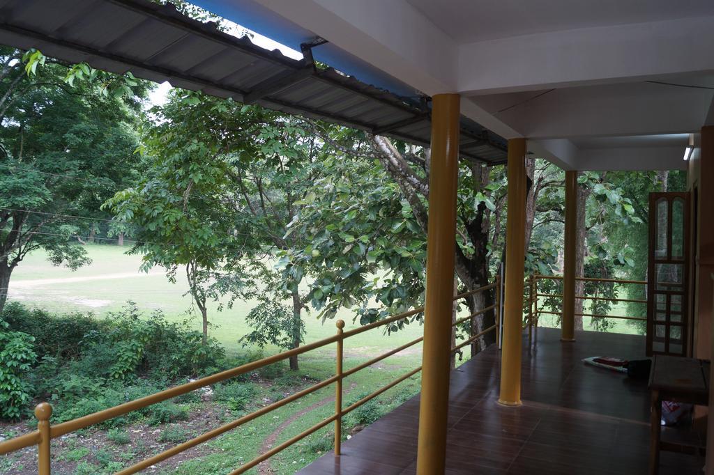 Jungleparadiso Homestay Thekkady Exterior foto